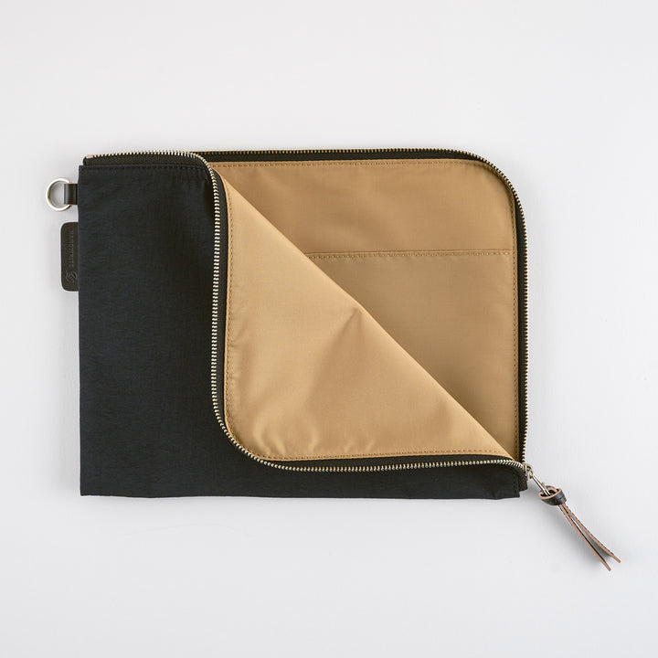 Tragen Flat Pouch | Black