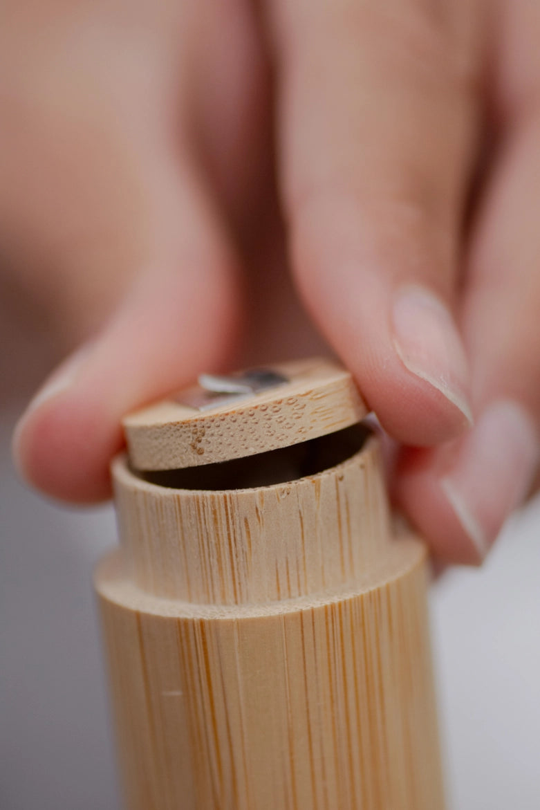 Charcoal Floss with Bamboo Holder