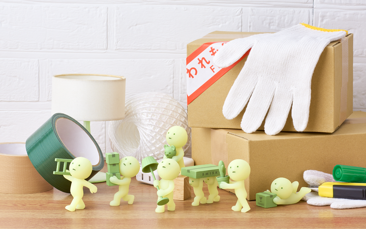 Smiski Moving Series | Glow-in-the-Dark Figurines